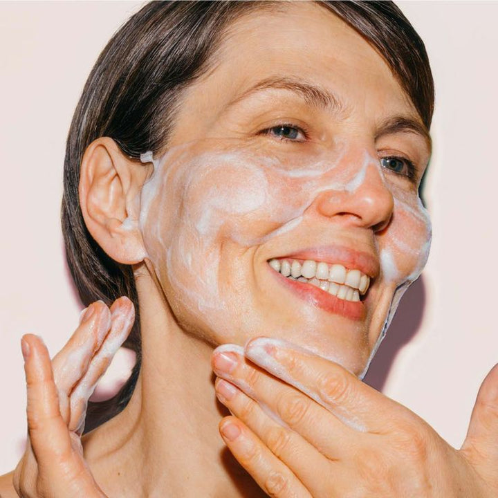 Electric Facial Cleansing Device for Deep Skin Cleaning