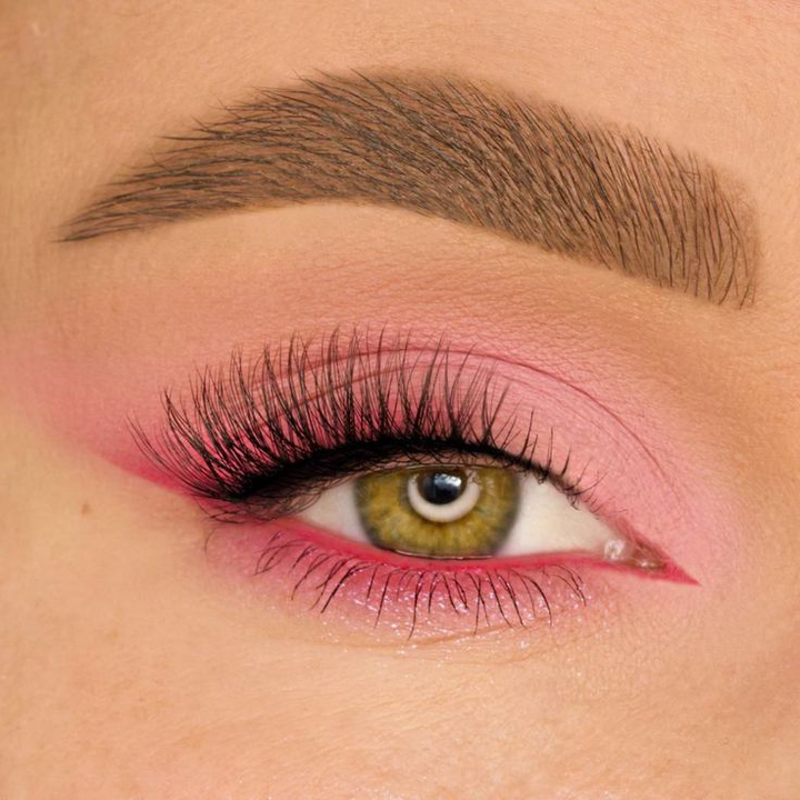 Magnetic False Eyelashes for Effortless Glamour and Easy Application