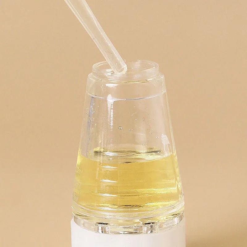 Hair Oil Applicator for Precise Application and Nourishment